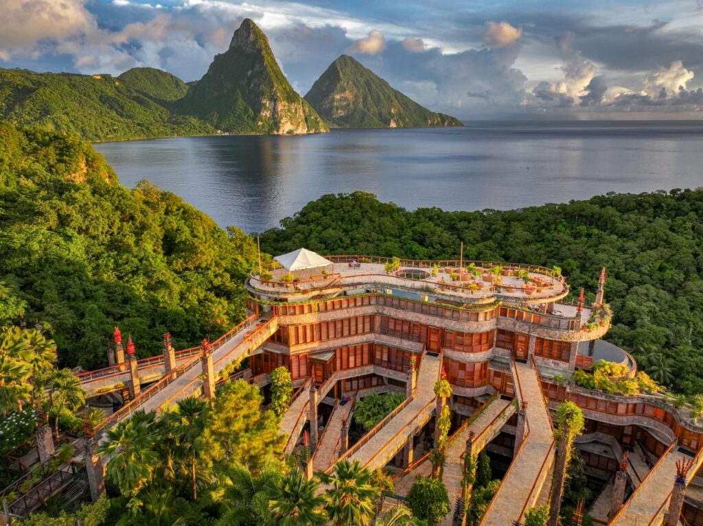 Jade Mountain- Romantic Hotel