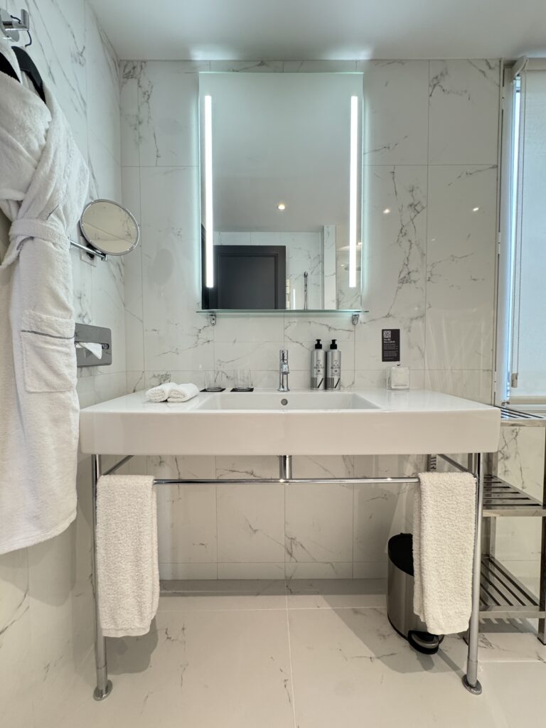 Paris Hotel Eduoard 7